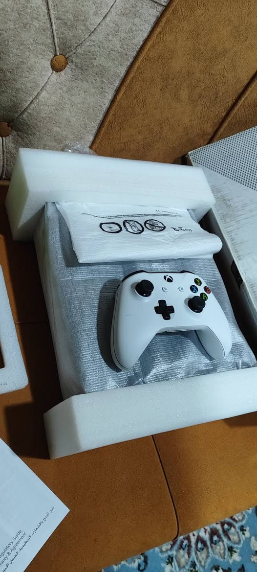 بسم الله ❤️
للبيع xbox on s 1 
1 تيرا جهاز كفالة مستخدم شي قليل جدا نكول زيـرو 
مع ملحقاتة وجوستك الاصلية 
كارتون قطعة HDMi كتلوك الجهاز ويا حساب بطاقة كيم pls 
الـسـعر خاص 🙏


**إذا كنت صاحب هذا الإعلان وتريد حذفه لأي سبب، رجاءا أرسل رسالة إلى الدعم الفني**