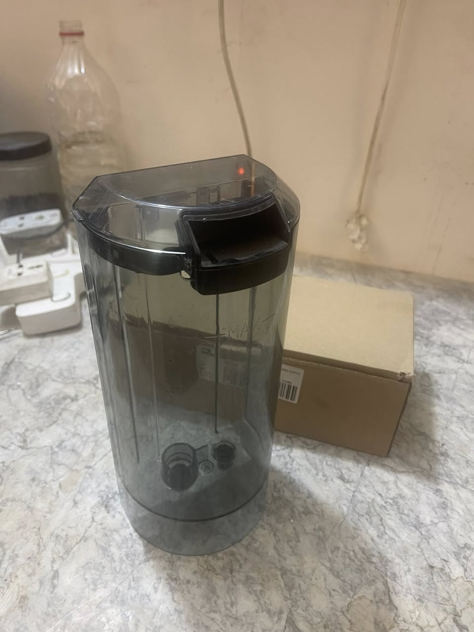 يتوفر خزان ماء لمكينه القهوة الدديكا  جديد لوك ***********
