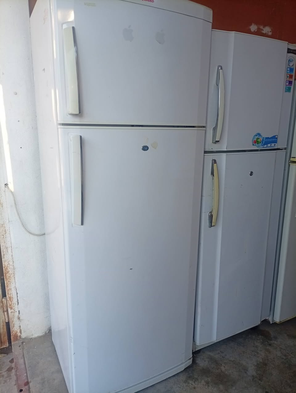 للبيع ثلاجات تجميد وضمان العنوان مقابيل البطاقه الوطنية الاتصال ***********
