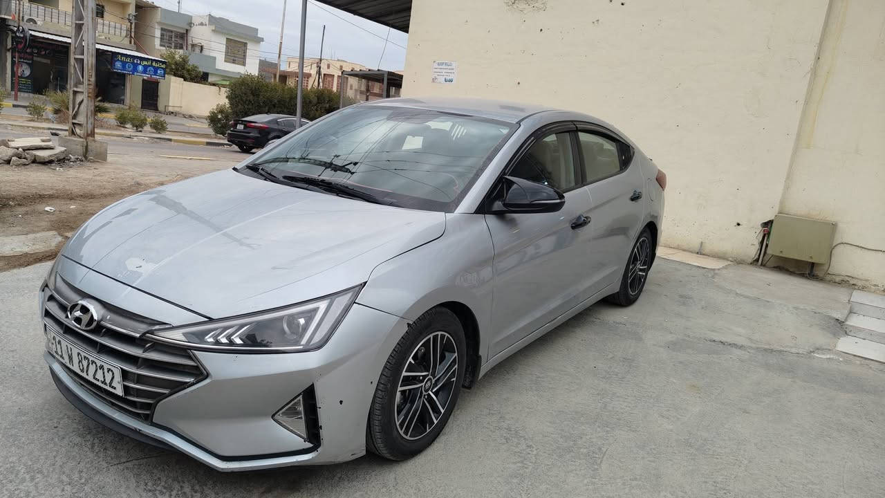 سلام عليكم
للبيع النترا 2020 

محرك 2000 

ماشية 90 كيلومتر مو ميل 

صور الحادث بالمنشور وبيها الجاملغ الخلفي صبغ جوة قبق البانزين فقط وصورة قبل الصبغ موجودة 
سياره كامله من كلشي ما بيه نقص برغي 

عارضها ب 138 بيها مجال بسيط 

بغداد اللطيفية 

***********

***********
