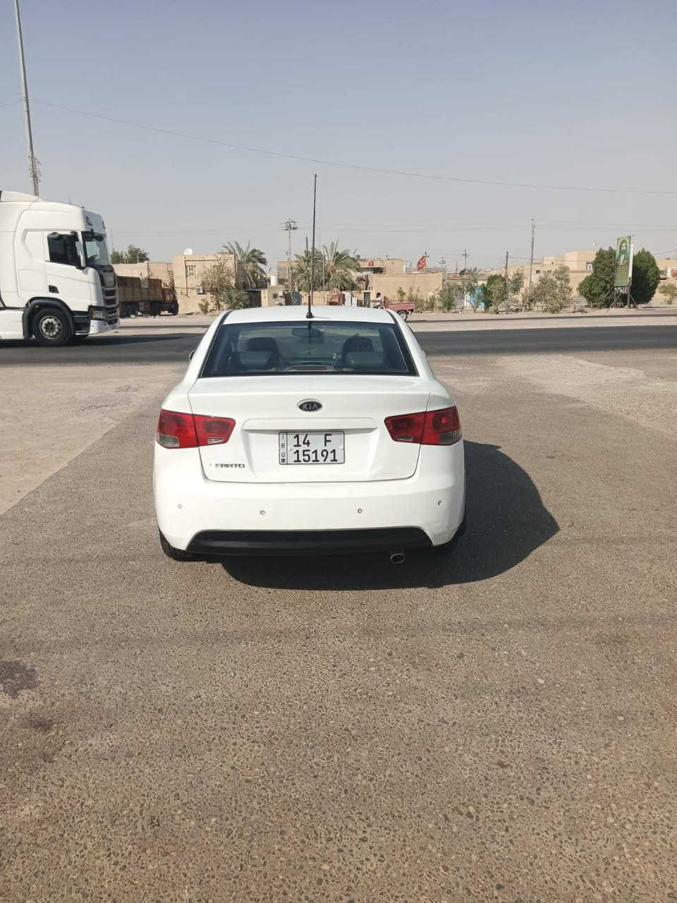 سلام عليكم للبيع كيا سيراتو موديل 2011 وارد خليجي محرك 1600دوش محرك كير تبريد حداديه كفاله من الضربه والتبديل بيه رش تجميلي قطعتين والباقي كفاله سياره جديده رقم بصره سنويه مجدده 2030 دواخل لونين سعر 88 بيه مجال كلش قليل/***********/عنوان بصره
