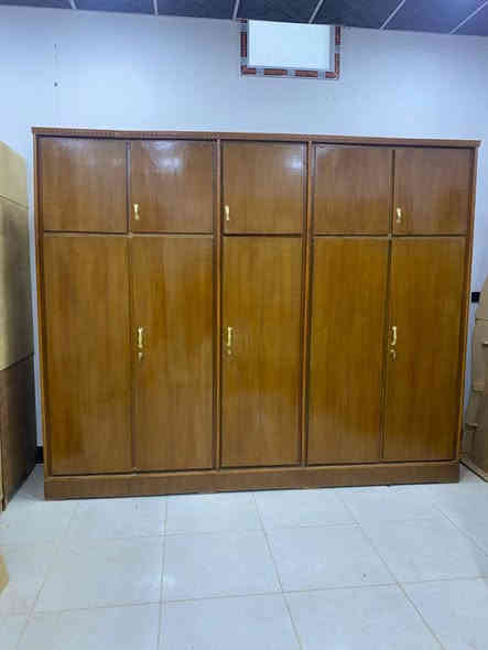 يوجد كنتور 5باب ملحق +4باب +3باب+2باب +بوفية 
الاسعار الاستفسار علرقم ***********العننوان الرمانة
