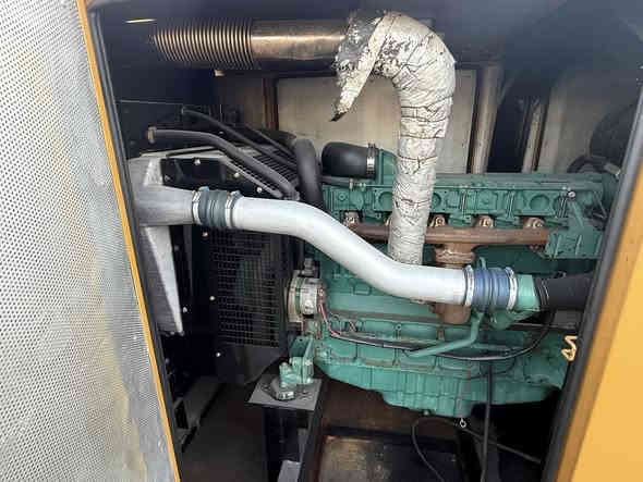 السلام عليكم 
فالفو بيتنا 6 سلندر سوبر 
‏200kva 
ساعات العمل اقل 300 ساعه 
نظام اوتو حمايه فول اوتماتيك
وضع بلاد شركة  
أربيل صناعه جنوبيه فرع الاول 
نظام اوتو حمايه فول اوتماتيك
وضع بلاد شركة  
🚚يوجد توصيل الى جميع المحافظات وبضمان🚚
🚚كياندن هةية بو هةموو شاركان بةكرينتى🚚
 للاستفسار: ابو علي 
***********
***********
***********
