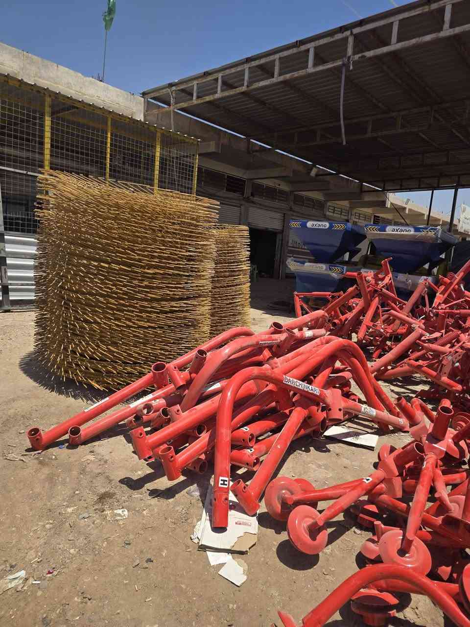 على بركت الله وصول سيوترات 
..ورفاسات بكافه الاحجام. 
وماورات حشيش 
العنوان الصويره معرض الرافدين الاتصال على الرقم ***********ابو عبدالله الدوغاني 
***********
