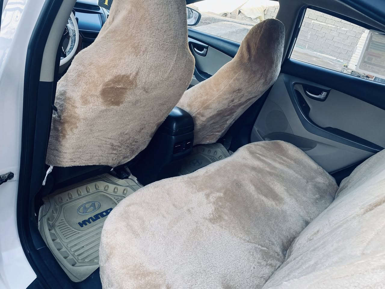 السلام عليكم سياره الانترا 15 فول مواصفات شاشه فتحه مرايات شفط اشاير بلمرايه حاجب خليجي مكينه ١٨٠٠ حداديه تخم تاير تبريد دواخل صاج عسلي رقم ذي قار نكيلزي السياره بيها جاملغ امامي مبدل اصلي بدون دواخل وبيها مكانات بارد والباقي كفاله عامه من كلشي مكان السياره شطره السعر 125 وبيها مجال الشراي يتصل***********
