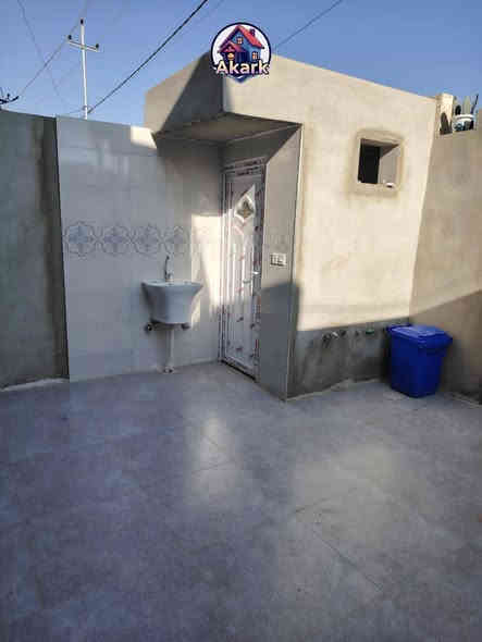 السلام عليكم بيت للبيع موصل قوسيات خربت عسكر زراعي حق التصرف سند (25) مساحه البيت (130) متر يتكون البيت غرفتين نوم استقبال سعر البيت (50) مليون بي مجال للاستفسار اكثر الاتصال بالارقام التاليه
(***********)
(***********)
