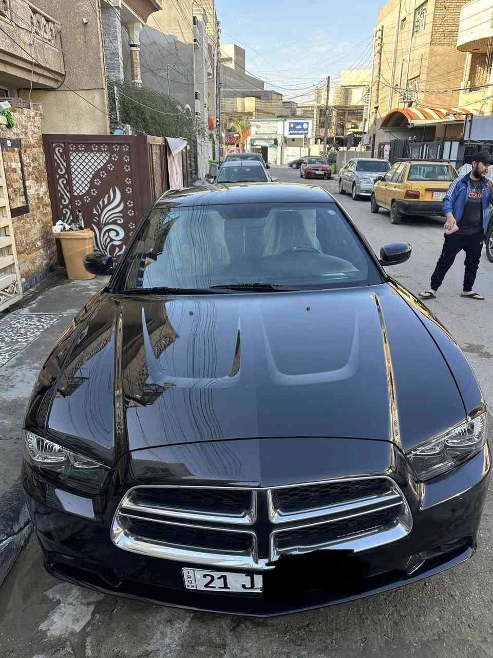 السلام عليكم للبيع فقط جارجر 2013رقم سليمانية بسمي لسيارة  ضربتهة من امريكا جاملغ وباب عكس السايق ولباب الخلفي مرشوش اكلير نفس الصفحة وبيهة بارد الباب الخلفي مال السايق موضح بلصورة لسيارة جاهزة من كلشي مابيهة اي نقص مكينة كير اكسل صدر ما مشتغلة خط ابدد امانة الله مكان السيارة بغداد البياع حي العامل السعر 140وبيهة مجال للشراي هذا رقمي للتواصل ***********
