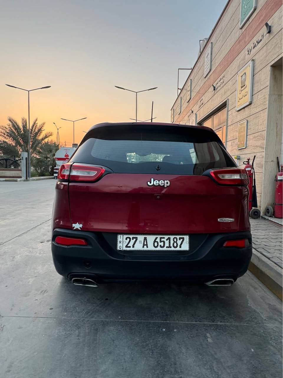 سلام عليكم 
جيب شيروكي بزون  موديل 2016 محرك ٣٢٠٠ جديد اني شاده بيدي قبل شهرين صرفيه ما بيها السياره كلش وحلوه وما تخسر بيها اي شي مكان السياره ناصريه مركز

السعر 115 وبيها مجال بيها مستعجل 

0783 882 6022 ناصرية, ذي قار
