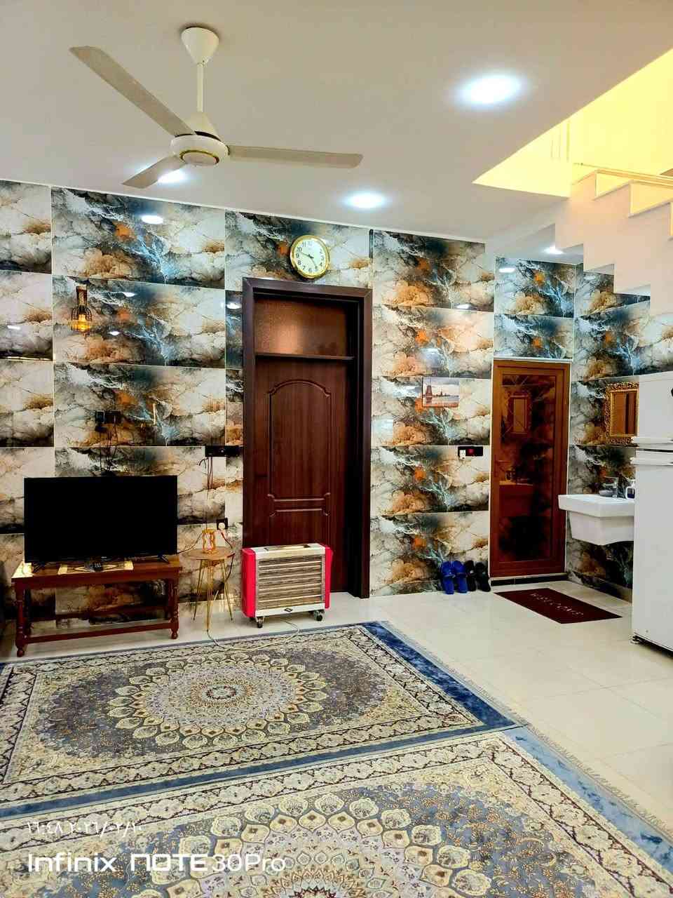 دار للبيع مساحه١٠٠م واجه٦.٢٥×١٦طابق ونصف غرفتين نوم مع صحيات اثنين بدايه هور رجب مجمع النخيل الثاني ثالث فرع للاستفسار الاتصال ***********
