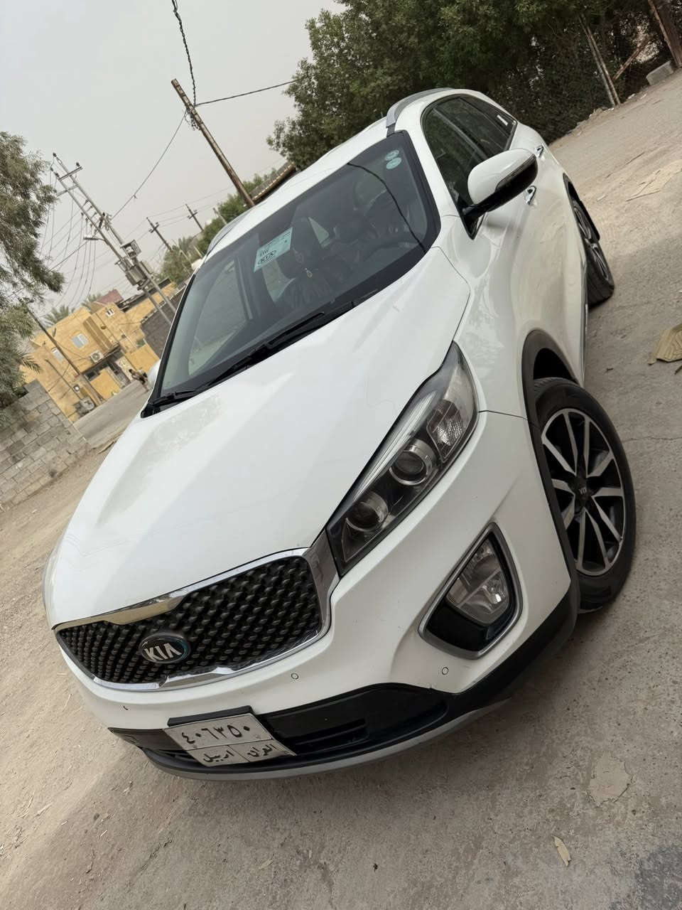 السلام عليكم
سورنتو 2016 خليجي 
محرك 4 سلندر 2500cc
نص مواصفات سياره بدون صبغ بيها شبر خشم جامرلغ يمين 
الاستفسار /***********
