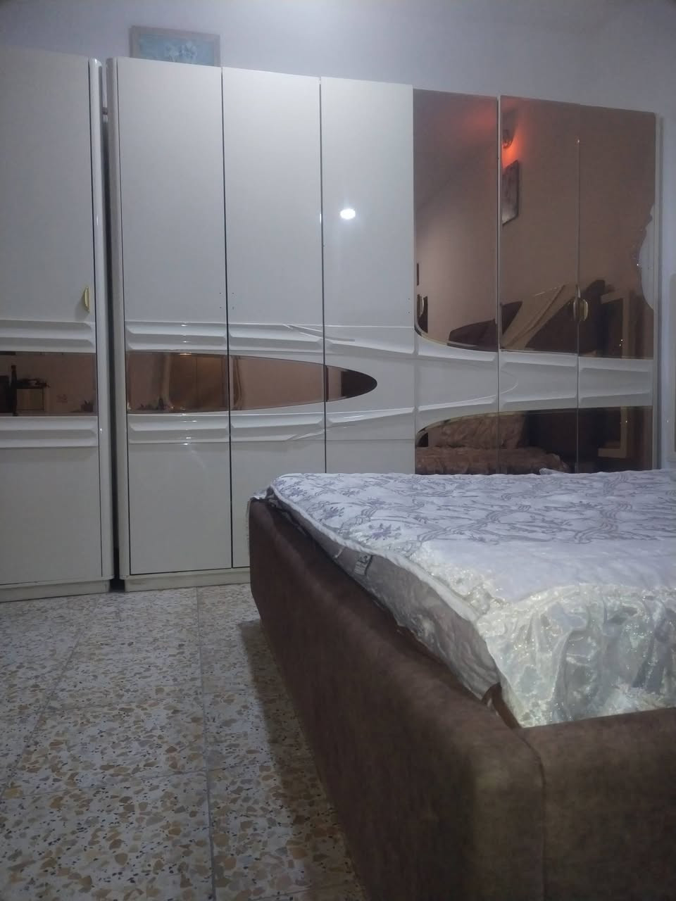 السلام عليكم غرفه للبيع جديده ضخمه سعرها 800 وبها مجال


**إذا كنت صاحب هذا الإعلان وتريد حذفه لأي سبب، رجاءا أرسل رسالة إلى الدعم الفني**