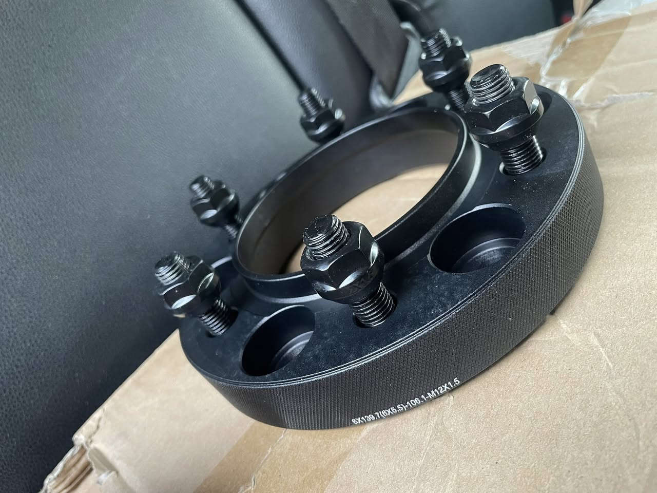 السلام عليكم  
💎على بركة الله توفر  ويل سبيسر    
نوعية فاخرة جداً وقالب مضبوط ١٠٠٪؜ لسيارات فورنر ، fj cruiser , هايلوكس ، برادو   ، فورتشنر 
💎 السمك 25mm 
💎يمتاز بمقاومه عاليه للاجهادات ( يتحمل العمل على جميع الظروف والتضاريس)
كذلك تبادل حراري عالي ( بسبب وجود التجاويف على السطح الخلفي له 
🔴🔴لابلنص موقعي ولا الكتروني جيب وشد 🔴🔴
💵 السعر ١٧٠  دينار للتخم  ( ٤ قطع)   
🛠️يتوفر التركيب ايضاً 
🚛 يتوفر توصيل الى جميع انحاء العراق 
☎️ للحجز والاستفسار مراسلة الصفحة 
او الاتصال على الرقم ***********
