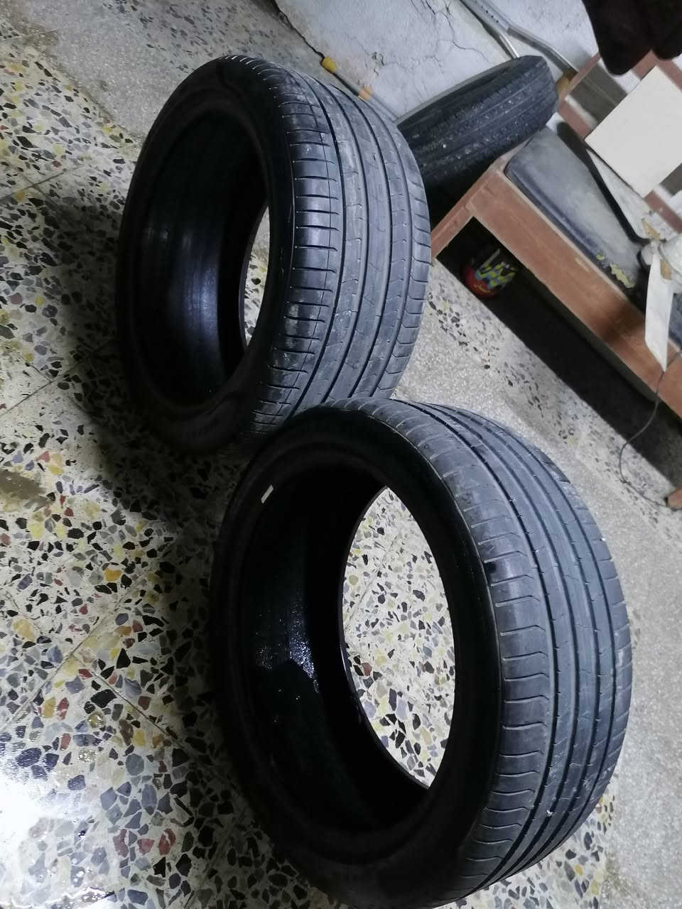 السلام عليكم  تاير حجم 21 /35/ 315/
الثاني 2    ، 275 /40/ 21 
مكاني بغداد البياع حي التراث  قيم واخذ


**إذا كنت صاحب هذا الإعلان وتريد حذفه لأي سبب، رجاءا أرسل رسالة إلى الدعم الفني**