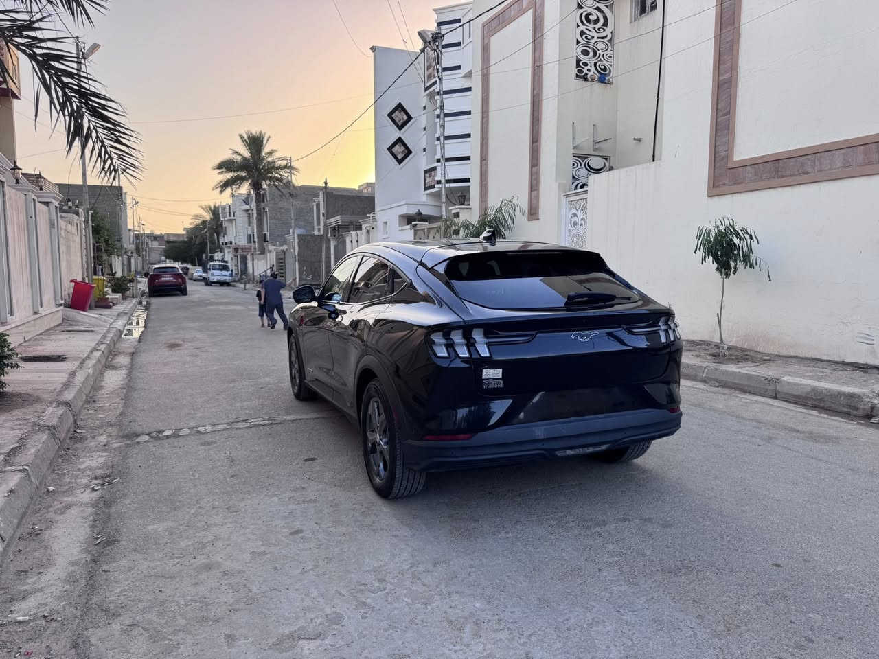 فورد ‏موستينج  2023  كهرباء كامل
لون اسود 
قاطعه مسافة 23 الف
بطارية ليثيوم 
‏تمشي بالشحنة من 400 الى 450 كيلو 

‏
‏الإضافات  :
‏• دفع رباعي 
‏• شاحن لاسلكي Wireless Charger
‏• شاشة لمس بحجم 15.5 بوصة
‏• نظام كاميرا الرؤية المحيطية لركن السيارة 360 درجة 4 كاميرات
‏• مقاعد كهرباء - مدفأة 
‏• بصمة تشغيل
‏• حساسات ركن أمامية وخلفية
‏• مانع انزلاق
‏• مثبت سرعة Cruise Control
‏• أضوية زينون 
‏• مصابيح LED أمامية وخفلية
‏• اشارات عالمري الجانبيه مع النقطه العمياء
‏• تحكم ستيرن جهتين مع قيادة ذاتيه 
‏• مري طوي كهرباء
‏• نظام ملاحة - Navigation
‏• هاند بريك كهرباء
‏• اضاءة ليد داخلية Ambient lighting
‏• 8 وسائد هوائية Airbags
‏والعديد من الاضافات
السعر 167 ورقه 
تبديل بنيد نفس اللون وصبغ جاملغ امامي يمين
السيارة للبيع فقط بدون مراوس 
للاستفسار الاتصال 

‏‬ ‬ ‭‬ ‭***********
