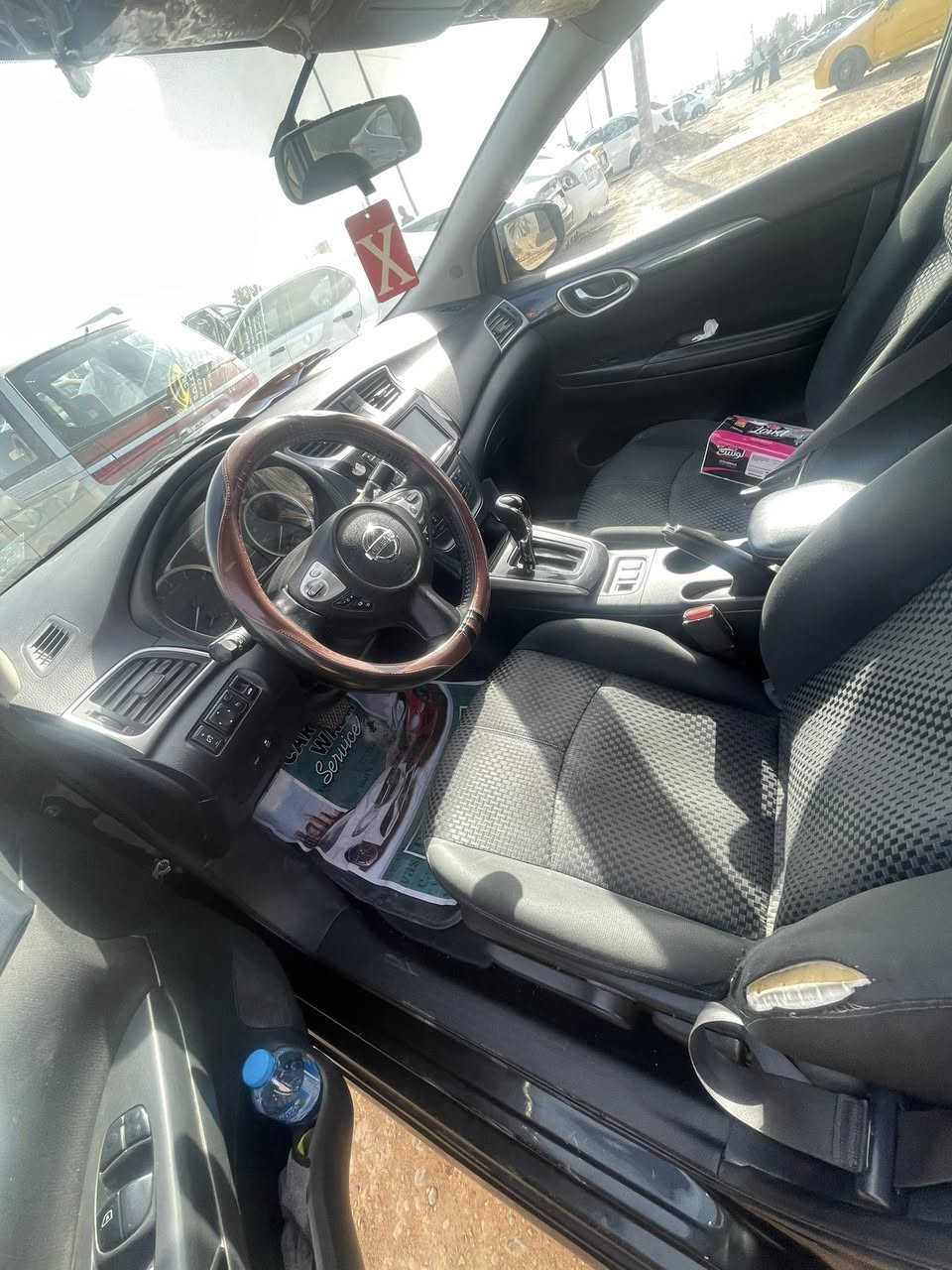 نيسان 19 نضيفة كلش
سعر مناسب مستعجل علبيع حاليا بلحديد تعال وتشلع العيون
***********
