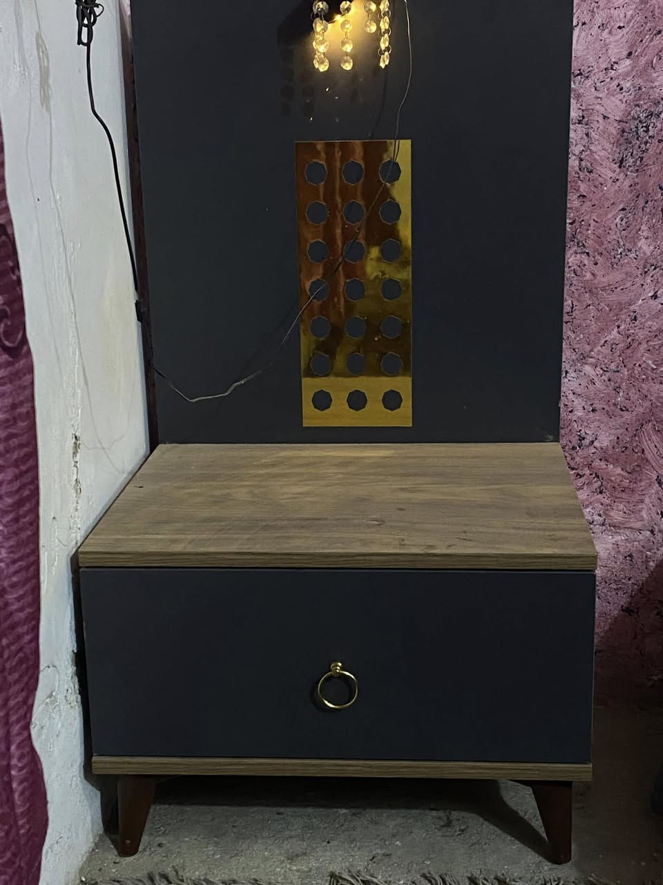 غرفه نوم تركيه نضيفه شخط مابيهه كامله مستعمله 3 اشهر بس السعر 300 
***********
