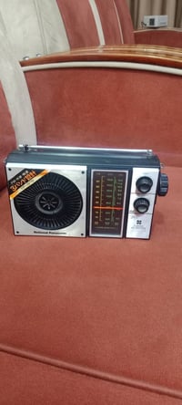 راديو نشينل بانسونيك ياباني اصلي نظيف جدا 3 موجات كهرباء 110 فولت وبات...