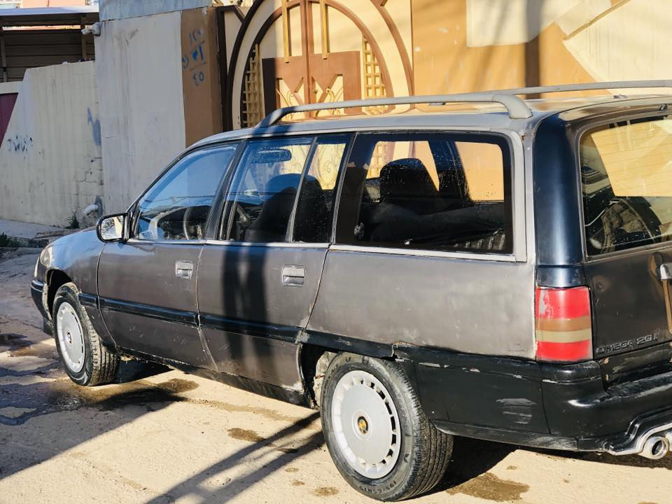 السلام عليكم 
اوميكا للبيع رقم نينوئ 
موديل 90 
محرك كير شرط 
شرط التحويل 
مكان السياره موصل 
السعر 20 بيها مجال 
اتصال ع رقم *********** كورك ***********
