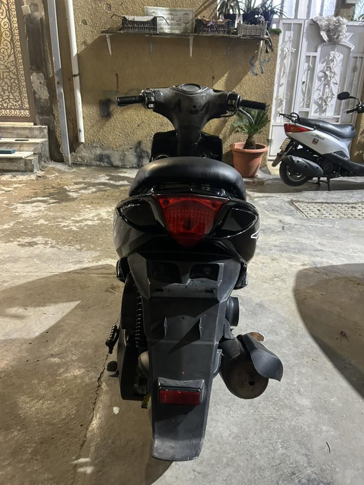 سلام عليكم درجه ماكس مضلع البيع درجه جاهزه من كلشي تايرات جديده باتري جديد ____السعر 625مكاني بغداد اعضميه و كريعات  رقم صاحب الدرجه ***********
