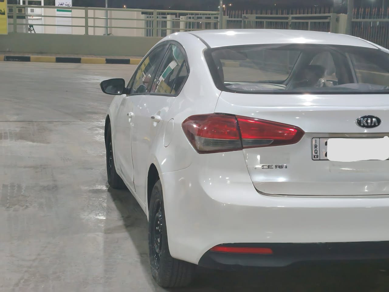 سلام عليكم   للبيع فقط 
سيراتو خليجي موديل 18 رقم أربيل دولي هزه قبل سبوع وكاله تحويل جاهزه من كل النواحي بيها جاملغ خلفي صبغ جاملغ امامي دور الجاملغ بي تصليح مال خياس والباقي مكفول السعر 115 مجال قليل مكان السياره بالنجف رقم التلفون ***********
