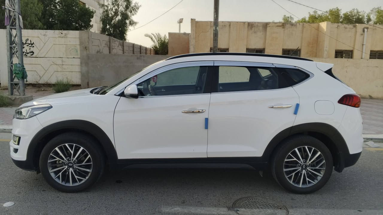 توسان 19 خليجي للبيع
فول مواصفات الكاصد 

محرك و الكير والتبريد والحدادية مكفولة 

البودي عندك السونار مع الصور قمرية واكعة عليها شواصي لغود براكيت ما بيهن شي حسب السونار والمكفول تعرفون سعره 

السعر 155 وبيها مجال بسيط

السيارة رقم بغداد وباسمي 

السيارة موجودة في كربلاء

***********
