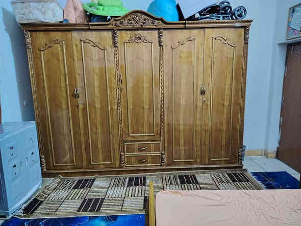 السلام عليكم غرفه نوم مستعمله استعمال قليل نظيفه كلش لانه اني نجار واشتغلته اليه داخل خارج صاج ومعتني بيه كلش عنواني حله طهمازيه ***********
