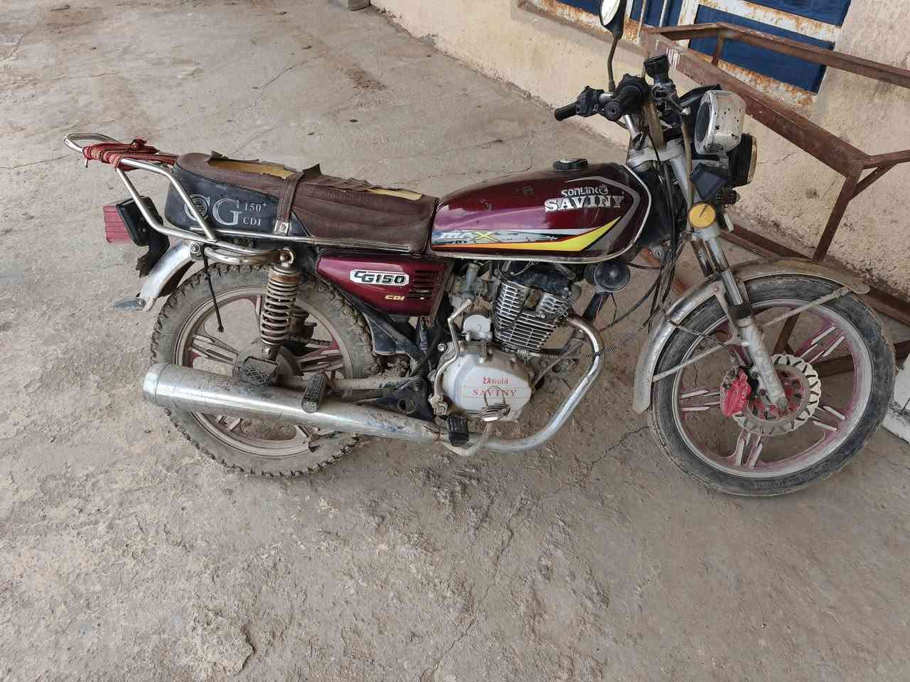 دراجه للبيع مقفوله اوراق اصولي 2022 موديلها السعر ب 450 وبي مجال   ***********
