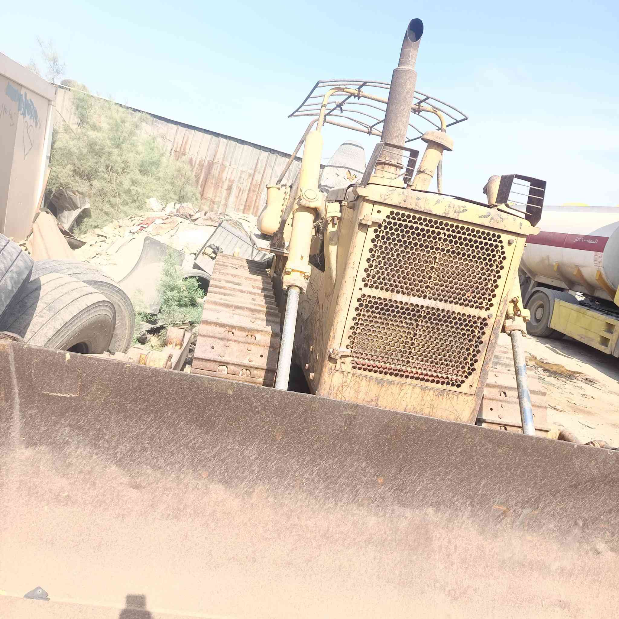السلام عليكم بلدوزر كوماتسو ياباني 85 بلاد بلاد مكفوله رقم وسنويه بسمي بغداد فقط عوزه بس بنزات ستيرن  مكفوله من كلشي  المكان بغداد العبيدي الرئاسه الاستفسار ***********
