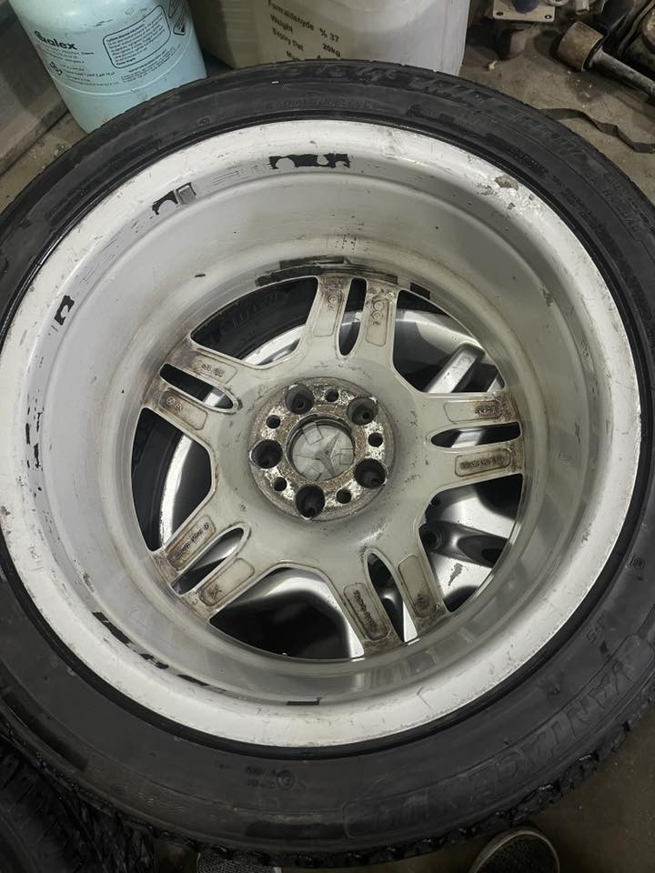 👈 التفاصيل كاملة بالفيديو 👉
السلام عليكم اخوان ويلات AMGقياس 18 اصليات اصليات ثين منهن لالحيم ولاعواج والباقيات بيهن لحيم بسيط وياهن تايراتهن زوج جدد بالشعافير وزوج نظاف حيل اخوان الويلات معروف سعرهن بالسوك والكل تدري بيهن غاليات كلش بس جاي ابيعهن بسعر التايرات وسعرهن النهائي 300$ 
مكاني بغداد ورقم تليفوني ***********
