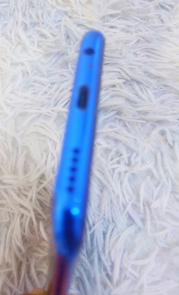 المعالج: ثماني النواة Hisilicon Kirin د
الكاميرا: خلفية ثلاثية 16+8+2 م.ب. / امامية بسلايدر 16 م.ب.
الشاشة: 6.59 بوصة بدقة FHD+ بدون نوتش
نظام التشغيل: اندرويد 9.0
البطارية: 4000 مللي أمبير
الكاميرا زوم 
السعر 90
*********** السماوه
