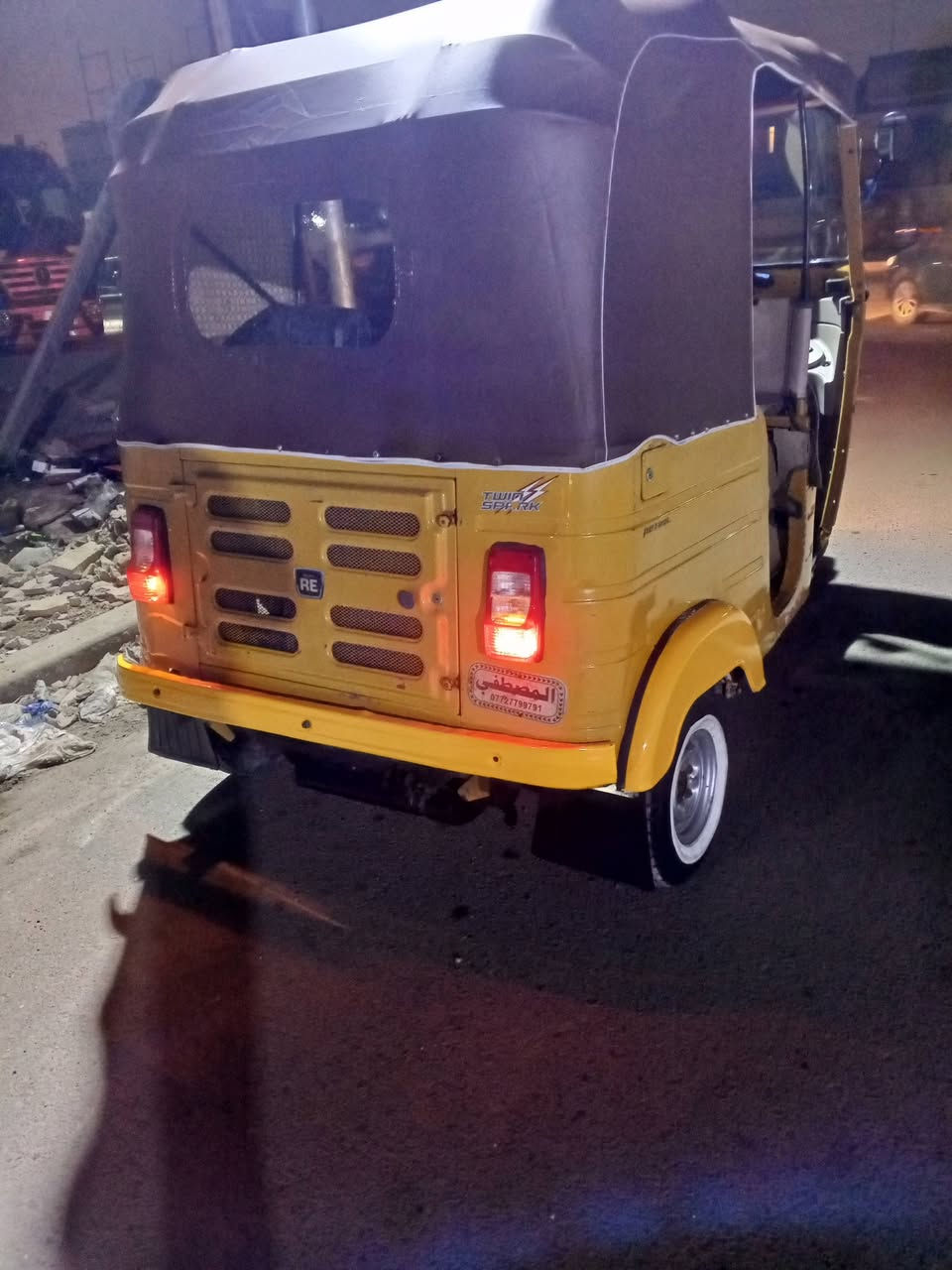 تكتك رقم وسنويه موديل 20 بل سنويه 19 شهر 12كفاله من معجون وصبغ بس دوس معمره فقط محرك  خير من الله مكاني بغداد الغزاليه السعر 6ونص بيه مجال ***********
