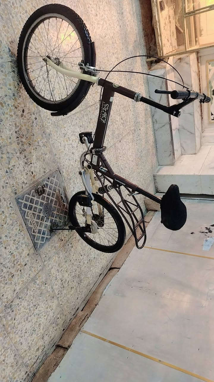 السلام عليكم 
عندي باسكل ياباني للبيع 
(حجم 20 يطبك)
شركه (برجستان)
(دبل خلفي)
مكان داخل الرمادي 
الاستفسار ***********
