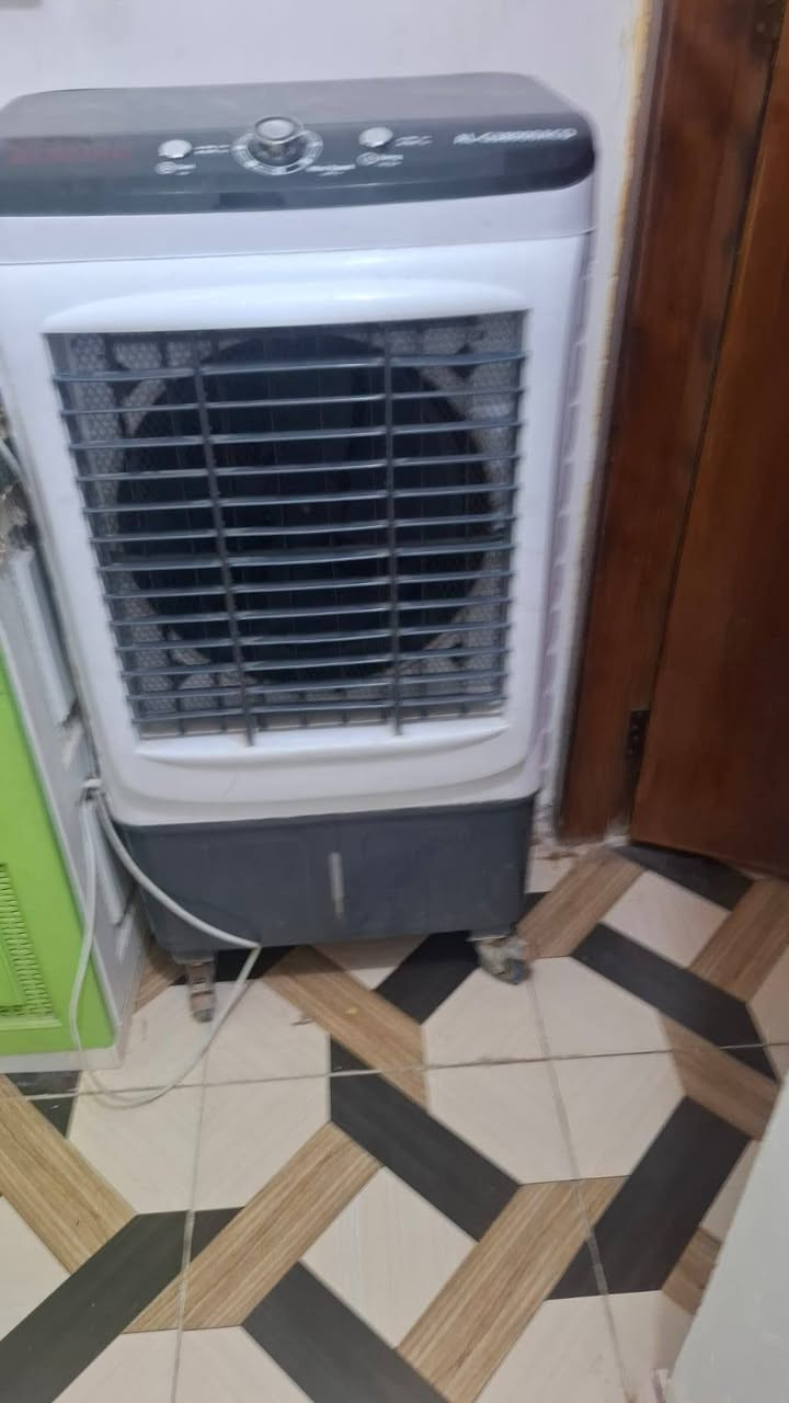 مبرده جديده ستعمل قليل شرط الفحص السعر 125 وبيه مجال شراي يتصل ***********
