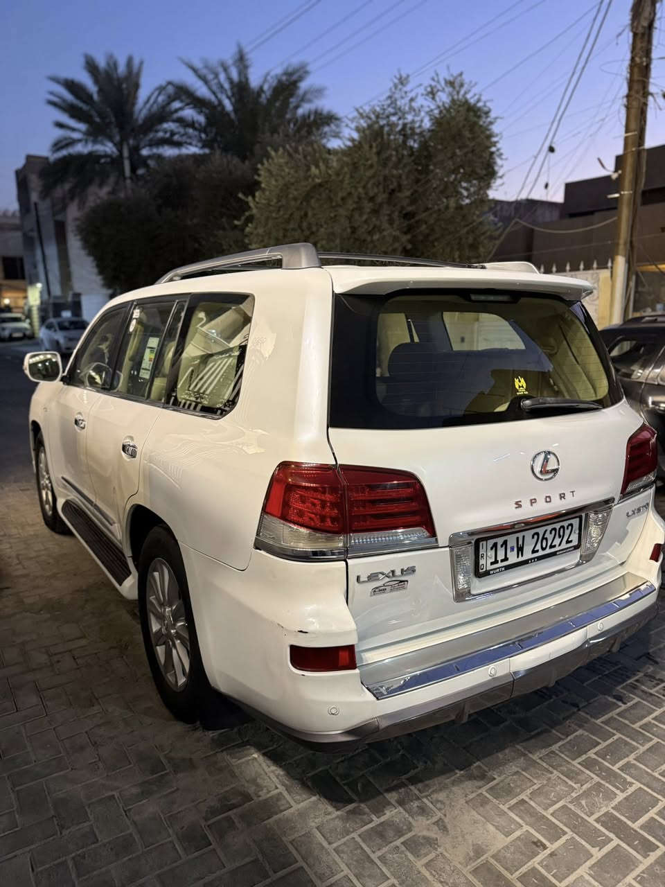 لكزس 2010 بلاديه السياره ومكفوله من الحادث والصبغ والتبديل
سياره فول مواصفات  short بريمه 
فتحه 
5 كامرات دواره كلهن شغالات رادارات كلهن شغالات 
حاكيه ناطقه 
بصمه 
بصمه ابواب تشغيل عن بعد 
٣ قطع تبريد 
تحكمات ستيرن .كشنات السياره كلها كهرباء،صندوق ذكي فتحه وغلق،مانع انزلاق مثبت سرعه،مري شفط ،تخم تايرات جديد،كشنات تدفئه خزن ميموري شاشه لمس ،قماره بيها DVD
رقمها بغداد شبه مميز رقم لسياره وكلش حلو سياره ممتعوبه ابد 
انضف من الصور السياره فقط بارد بل صندوق كلشقليل
مكاني بغداد السيديه بيع او مراوس بسياره اصغر سعر خاص 

***********
