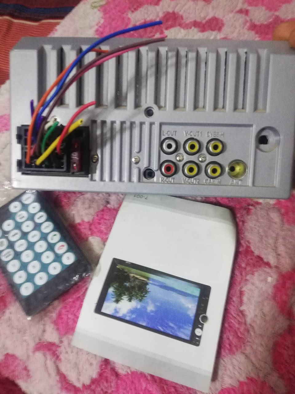 يوجد شاشه ترهم علئ النترادمعه او سوناتا تو شغاله وماداخله تصليح مال سياره تفصيخ فتحته من النترادمعه مع ريمونت وكتلوك مالهه بغداد الشعب السعر25الف***********
