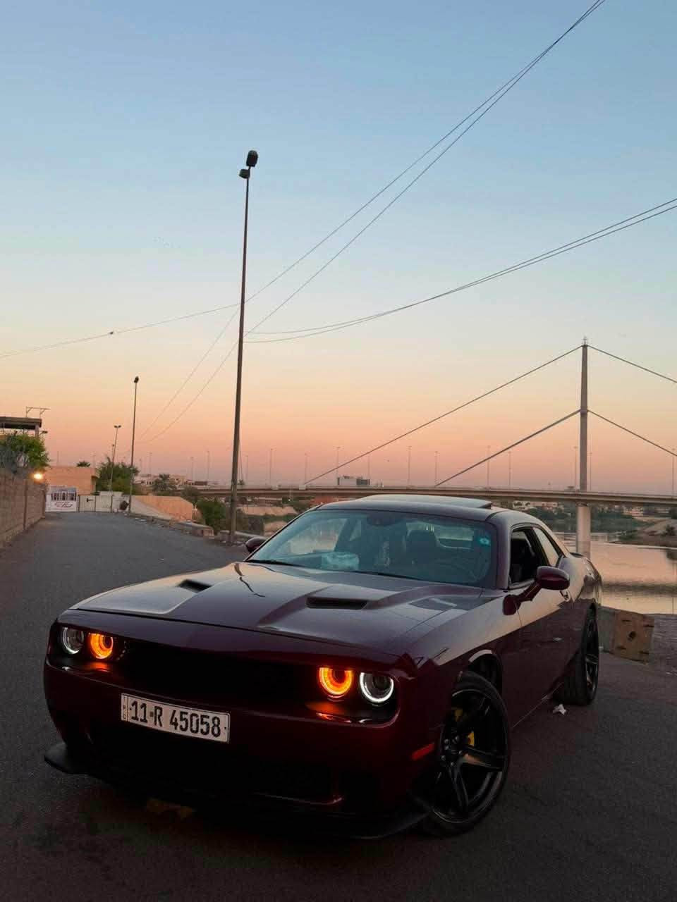دوج جالنجر 2018 SXT Plus
3600 فول مواصفات للأخير 
الممشى: 100 الف
اللون: كرزي مميز 
المحرك: 6 سلندر سعة 3600
رقم جديد هزه جديدة ب اسمي تحويل مباشر 
المواصفات:
فتحة سقف
مقاعد جلد
كشن كهرباء
فول مواصفات 
مكينه وكير كفاله 
كهربائيات كلها شغاله 
السياره جاهزه مابيها نقص  
كم قطعه بيها ابيع حزام 
بدون دواخل. 
السعر 138 بيهه مجال بسيط
السعر جدا مناسب مال بيع 
مكاني بغداد 
رقم المبايل 
***********
***********
