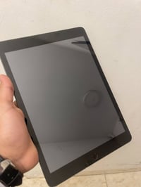 عندي ايباد 8 ذاكرته 128 الايباد مكفول من كلشي لا مفتوح ولا مصلح بدون غ...