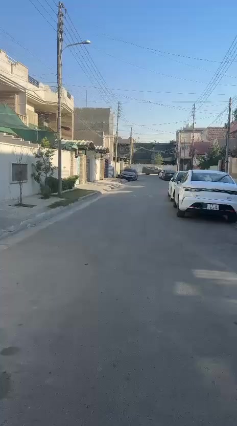 السلام عليكم اللايجار اللايجار يوجد لدينا مشتمل 60 متر في منطقه حي الجهاد الطائي  مقابيل مجمع النسيم غرف نوم وصاله ومطبخ وخدمات هاتف ***********
