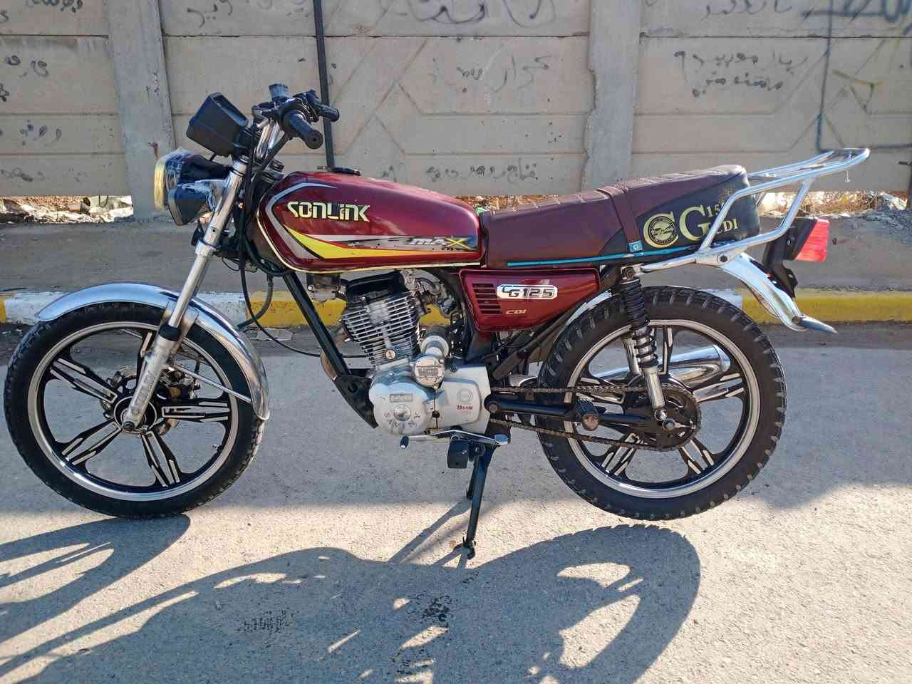 سلام عليكم دراجه سافان 5كير اوراق
موديل 2020 السعر 375 وبيها مجال واسط صويره الاتصال على الرقم ***********
