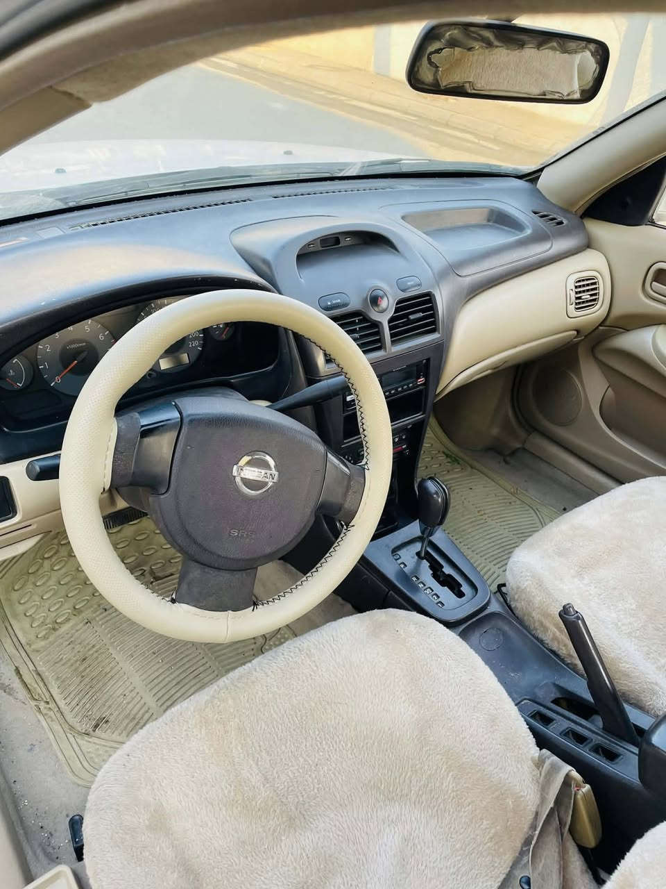 سەرەتا بەناوی خوا نیسان سەنی ٢٠٠٦ بڕاوە سەیارەکە نمونەیە زۆر خاوێنە بێ لێدران کارابایات بەشەرت جائیزە سەیارەکە تەبرید ساردوو گەرم بەشەرت شوێنم ڕانیە تکایە موشتەری نیە سەری خۆتوو منیش مه هێشێنە ***********سعری ٤٥ وەرەقەو مەجال
