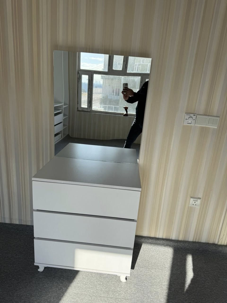 ٢سیسەم میزتەوالیت بۆ فرۆشتن هەردووکی وەکو لۆک وایە بەدۆشەکی دەرەجە یەکەوە سپیەکە تاقمە لەگەل میزتەوالیت 
سلیمانی  مالی دۆستە وەتس ئاپ ***********
