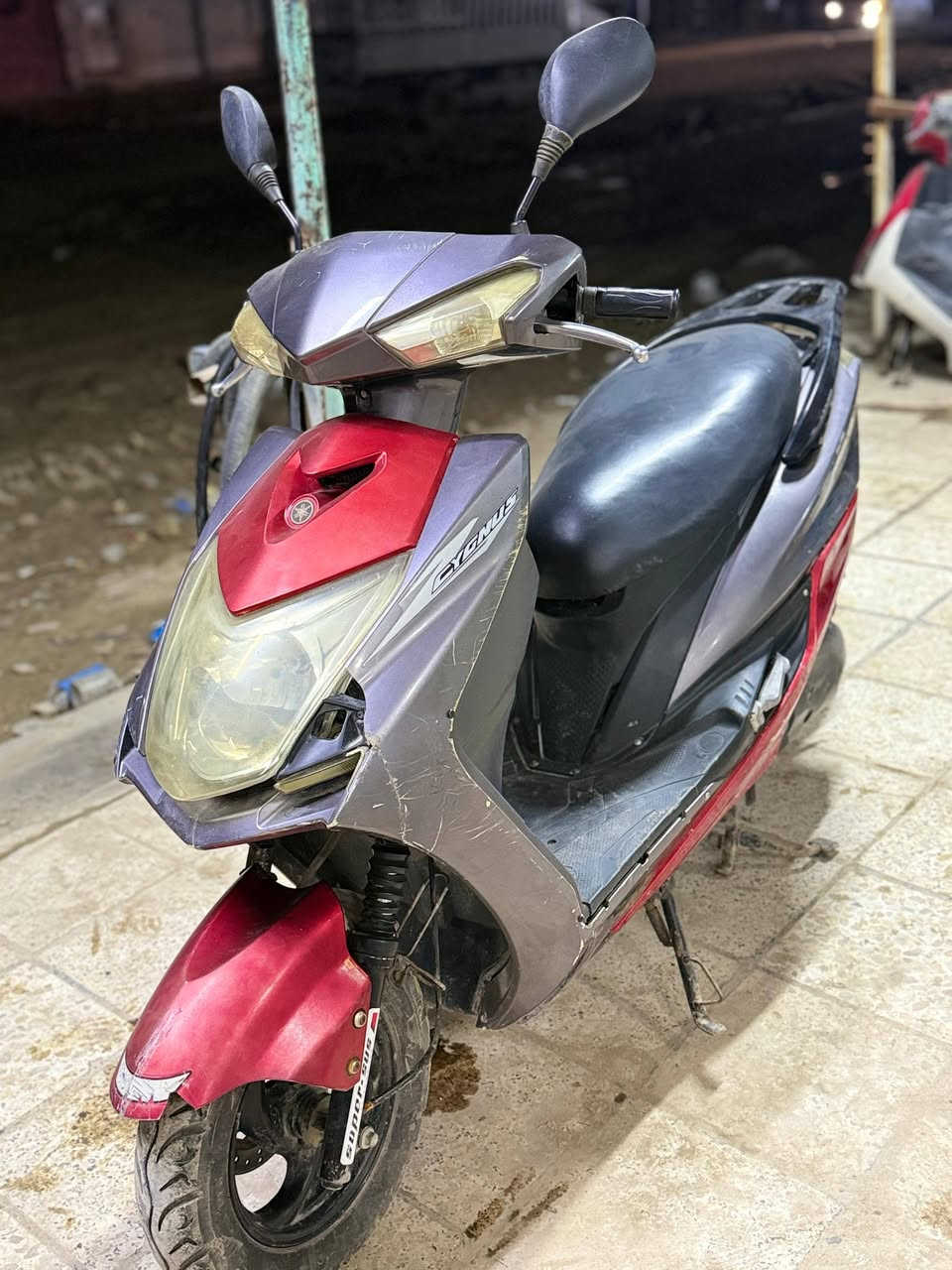 سلام عليكم دراجه سكنز شمعه
نضام كابريته 

دراجه  ماممدود عليه سبانه بل نسبه للمحركه 

دراجه بيه ضرر بصيط بل كفر المامي بي شخوط. مثل ما موضح بل صوره 

اشاير يغالات +دبل اشاره +بك لايت كله شغال بيه نقص كلوب امامي 

عنواني حله حي العسكري شارع 30 

متواجد على الفيس. او على واتساب ***********
