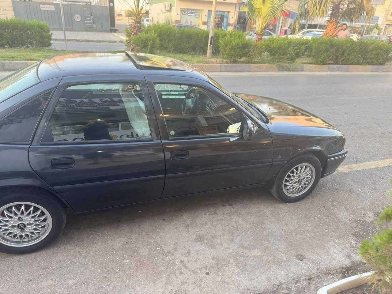 فكترا 20
كابون بانزين سياره بسمي 
سياره جاهزه طخم تايه ويل كب باتري جديد 
جامات الكدام كهرب سلايت كهرب 
قفل 🔒 مركزي 
سياره جاهزه ترايك وين ماتريد 
السياره مصبوغه جماليه 
السعر 42 وبيها مجال

***********
***********

مكلف بالنشر
