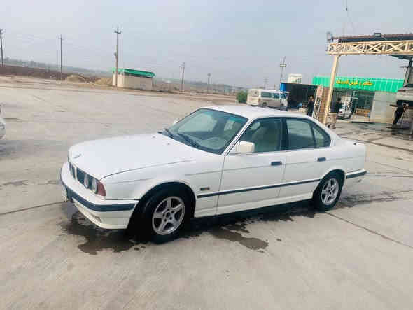 سلام عليكم ورحمه الله
بي ام 525 مفتوح موديل 92 سياره  گير اوتوماتيك كير  مكينه حداديه تخم تاير جاهزه رقم واسط ب اسمي تحويل ثاني يوم شواصي لغود كفاله  كهربائيات كلها شغاله جام كهرباء 
 سعر 37 وبيها مجال 
ستفسار أكثر
***********
