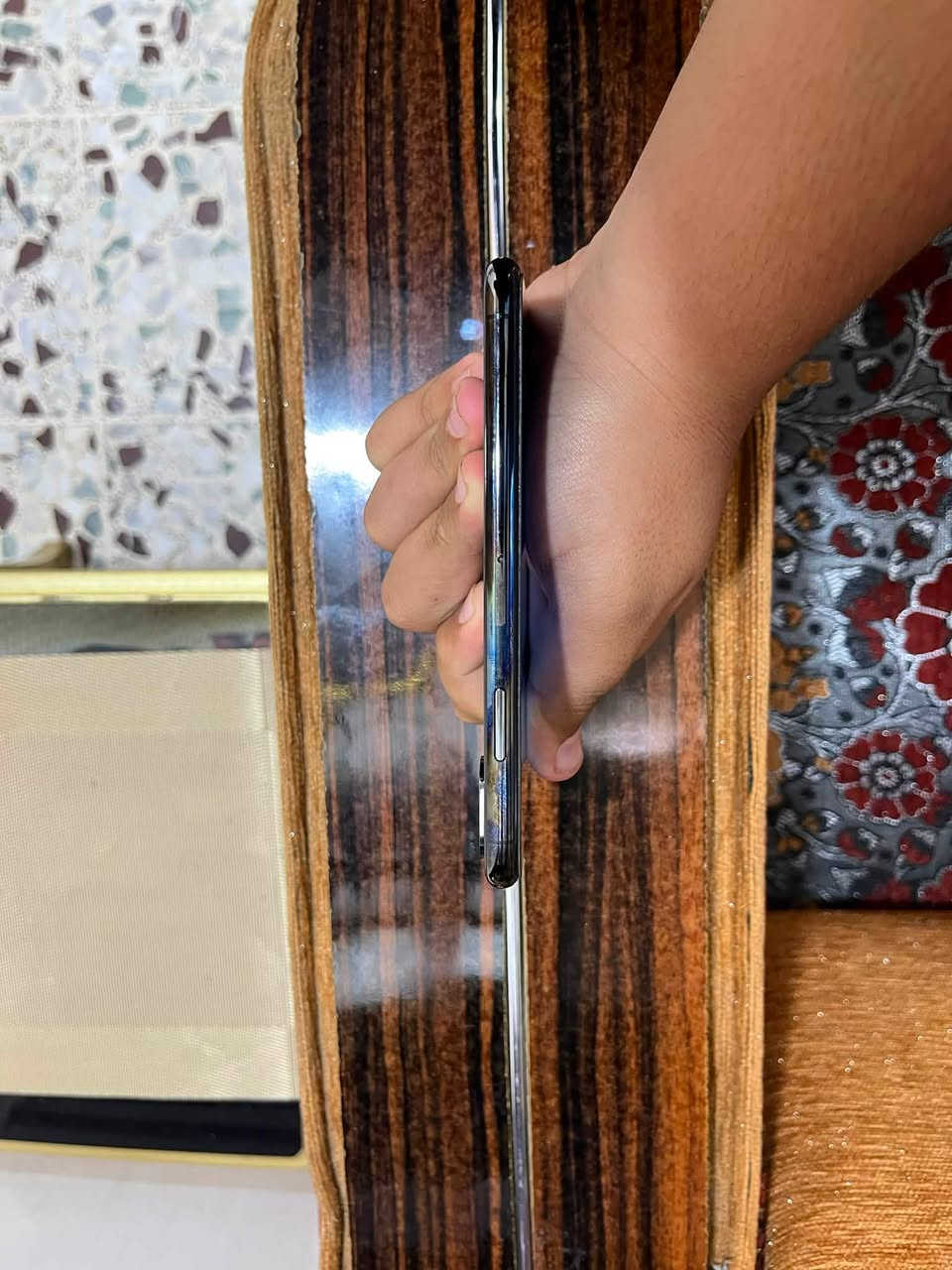السلام عليكم ايفون xs الجهاز شرط ابلادي ما مفتوح وتر بروف كلو شغال الذاكره ٦٤ البطاري ٧٧ شرط ما امبدله الشاصي نيضف جلخه ما بي بس بي طبع بل شاصي  سعر الجهاز ٢٤٠ وبي مجال حك جيتك وتدللون رقم عل وتساب ***********
