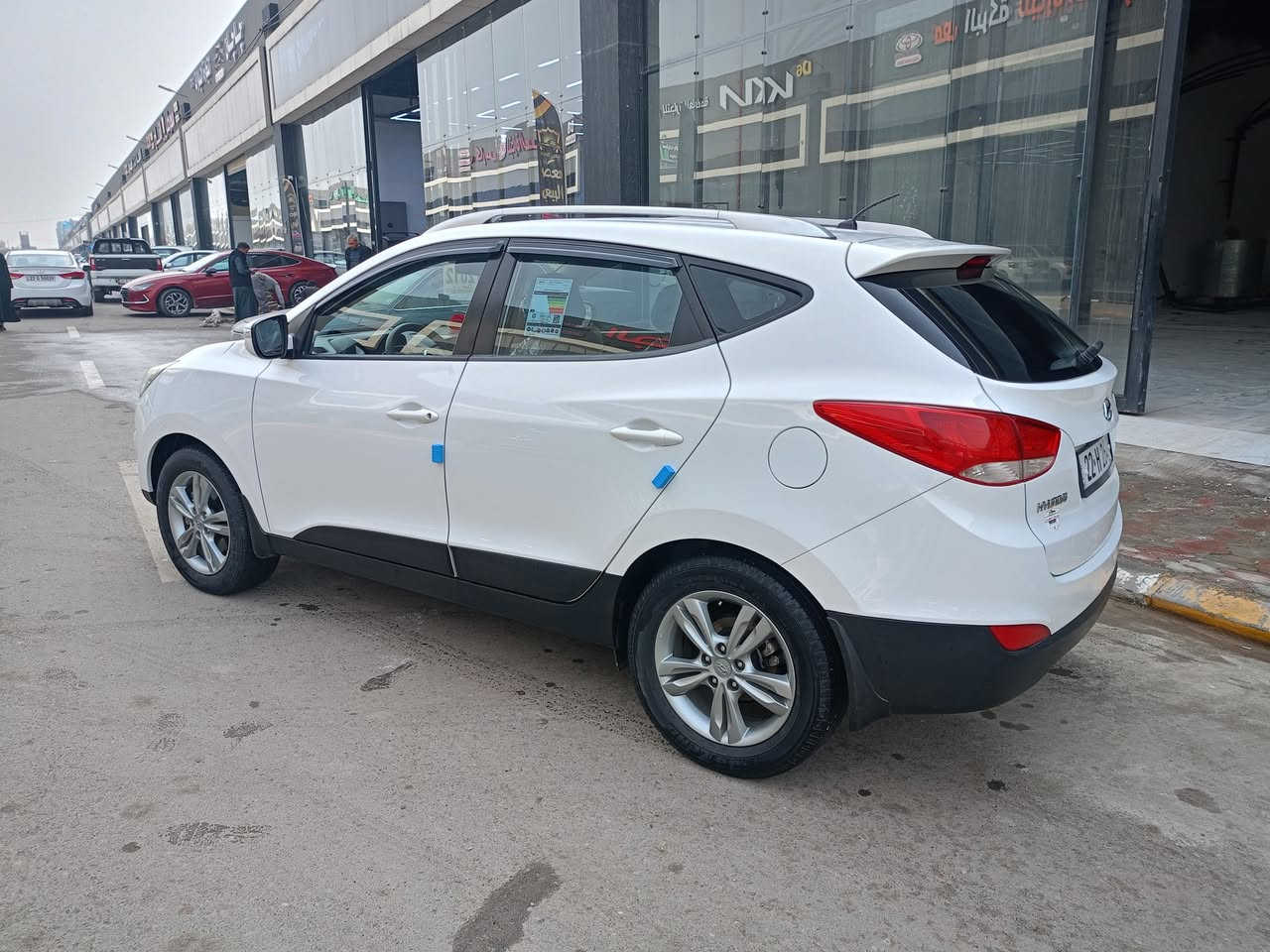 سلام عليكم اخوان توكسن موديل 2012محرك 4 دوش مامفتوح وشرط السيارة بدون ضرر شرط حتى دعاميات ما مصبوغة رقم اربيل الدولي سنوية جديدة كابون بانزين بيها ملاحضات بسيطة وبيها تقليمات كارت السيارة جاهزة مايعوزها مصرف وشرط احلى من الصور السعر 147   الاستفسار على الرقم كورك *********** اسيا ***********
