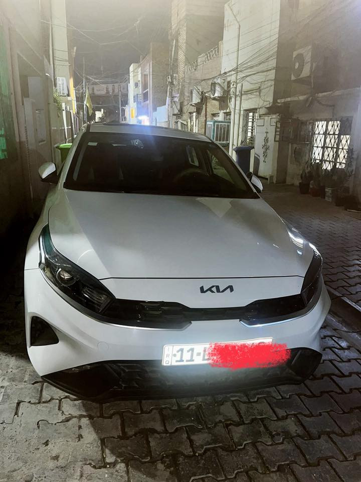 كيا سيراتو موديل 2024 خليجي محرك 2000. فول مواصفات
ضمان الشركه الدوليه ماشيه 31 الف بيها جاملغ خلفي وباب خلفي مبدل والجهه الثانيه ربع جاملغ خلفي 
السبير منازل والسياره مآخذها زيرو على ايدي برغي واحد ممفتوح بيها سعرها 163 والسياره باسمي. 
بغداد حي القاهره 
***********
