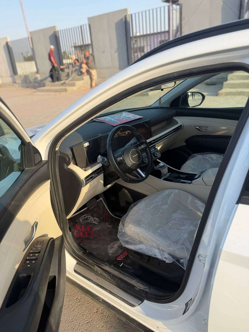 توسان 2025 تحكم جهتين مري شفط كشنات تدفه وتبريد جنطة كهرباء ويل 19 سيارة داخل الضمان مع دفتر تبديل دهن لخمس مرات للاتصال ***********
