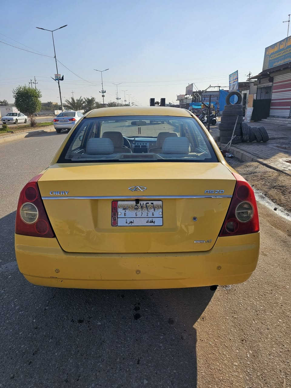 شيري A5 رقم بغداد موديل 10 سنوية جديدة مصفره هيئة وغرامات تحويل ثاني يوم مكفولة كفالة عامة من الصبغ والتبديل والعيب الشرعي بيها خياسات موضحة بالصور محرك كير كورلا نحلة 1800 جديد تبريد تخم تاير باتري كهربائيات كلها جاهزة 
مكانها بالعمارة السعر 48$ 
***********
