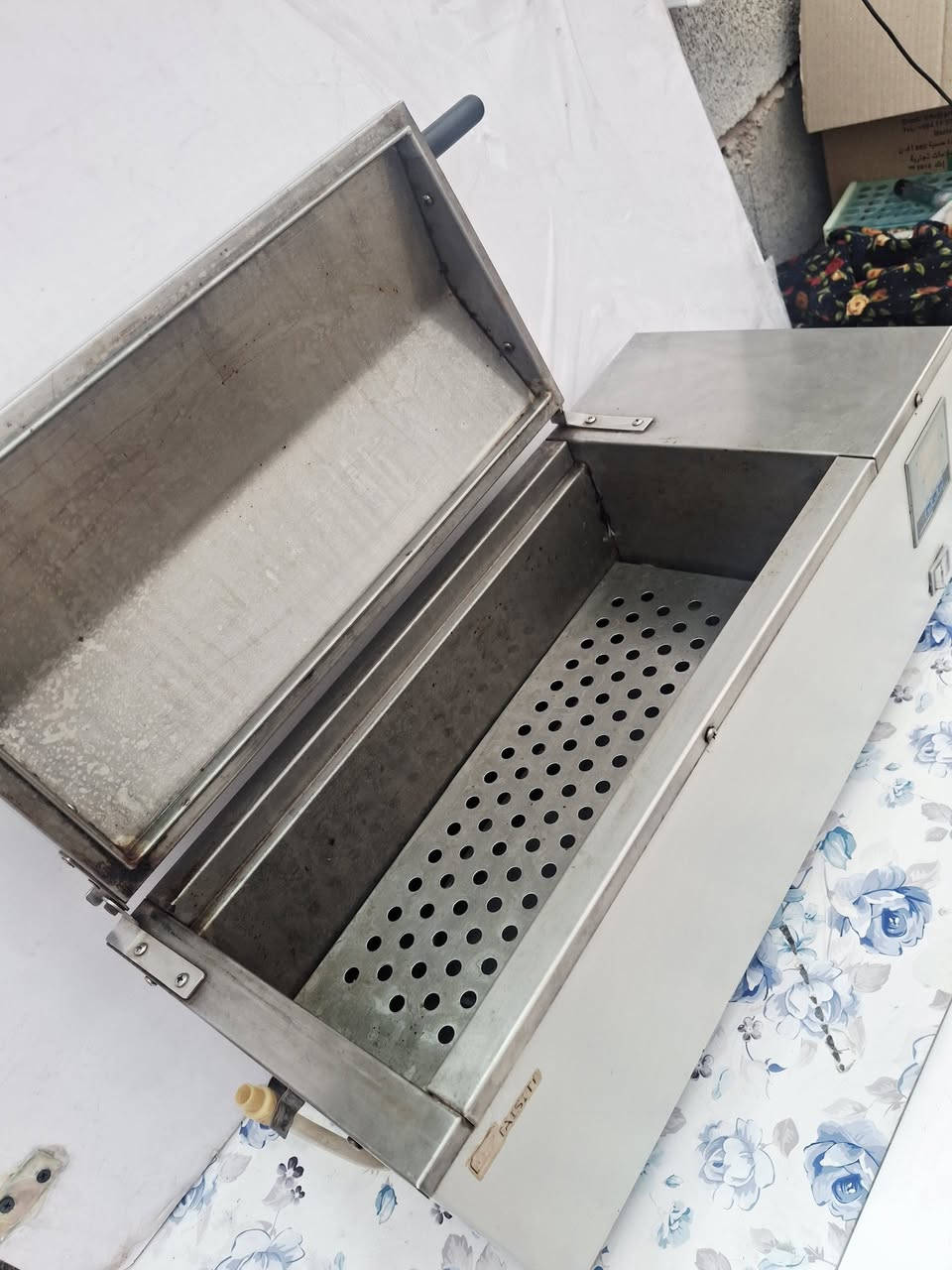 اجهزة مختبر للبيع 
1_وتر باث حجم كبير 
2_وتر باث حجم وسط 
3_ مجهر امريكي المنشأ 
السعر خاص او 
واتساب ***********
